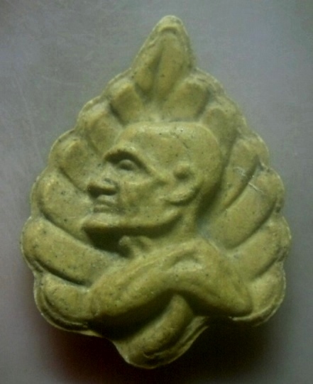 **เบาๆ**พระผงหันข้าง พิมพ์ใบโพธิ์ เจ้าคุณนรฯ วัดเทพศิรินทร์**หลังยันต์น้ำเต้า สวยๆ