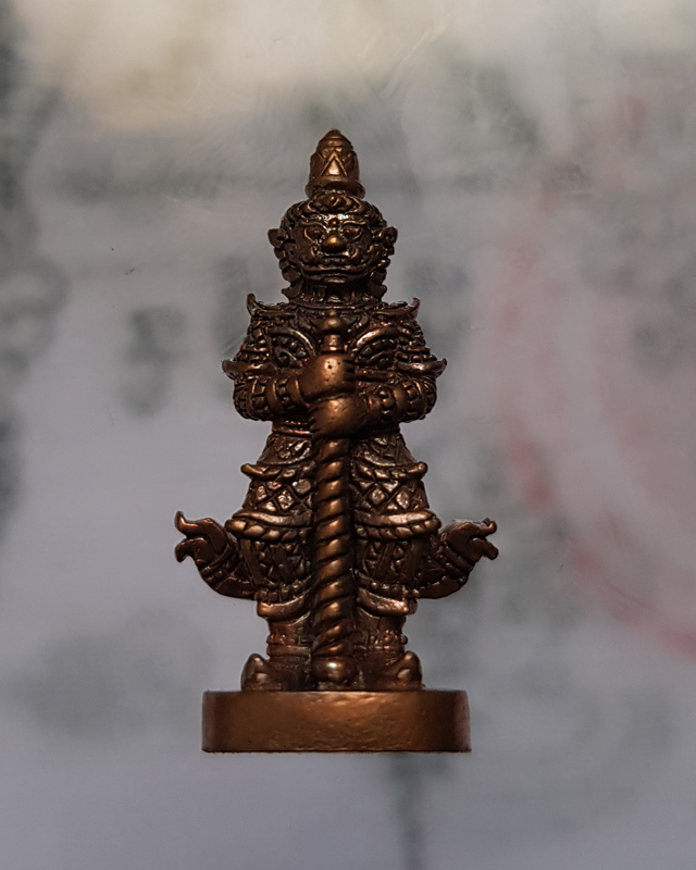 ท้าวเวสสุวรรณ รุ่นเทพประทานพร เนื้อชนวนทองผสม แจกซองผ้าป่า กล่องเดิม มีโค๊ตหมายเลขกำกับ