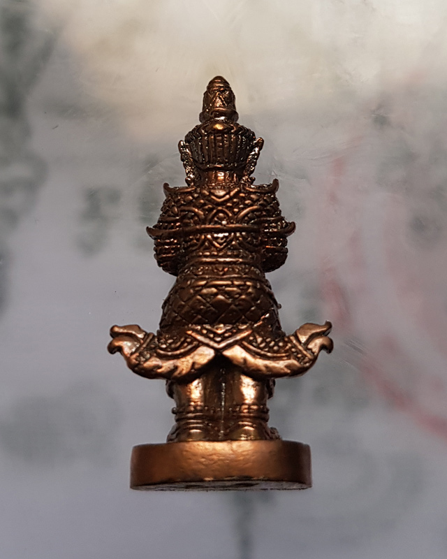 ท้าวเวสสุวรรณ รุ่นเทพประทานพร เนื้อชนวนทองผสม แจกซองผ้าป่า กล่องเดิม มีโค๊ตหมายเลขกำกับ