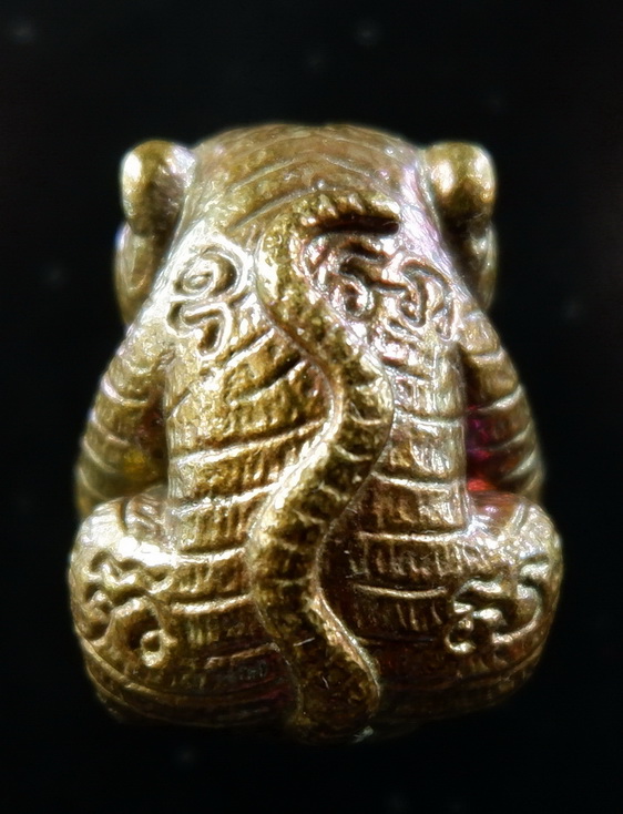 ลูกอมเสือรุ่น 168 หลวงปู่แสน วัดบ้านหนองจิก จ.ศรีสะเกษ เนื้อสำริดอุดผง สวยครับ