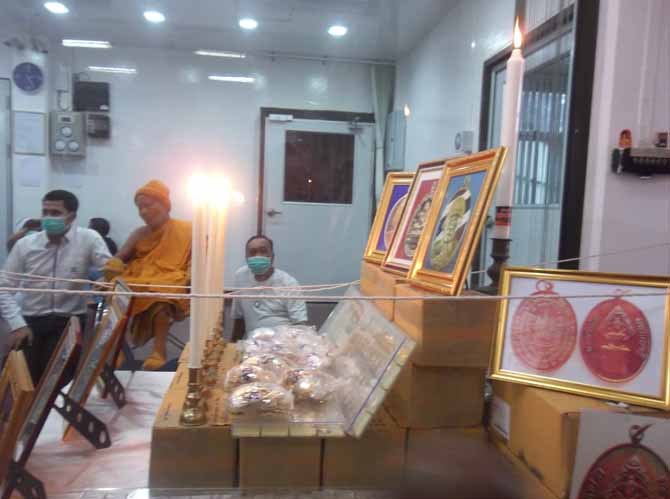 พระนาคปรกมหาเศรษฐี รวยตลอดชาติ หลวงพ่อคูณ วัดบ้านไร่ ปี2557 เนื้อทองแดงลงยา เลข10 เลี่ยมกันน้ำ+กล่อง