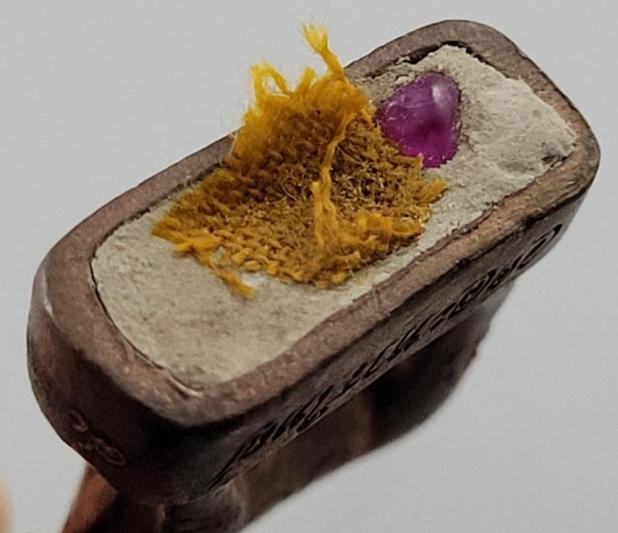 แพะหล่อมหาลาภ รุ่นแรก หลวงปู่สิน วัดละหารใหญ่ ระยอง ปี2555เลข7041เนื้อทองแดง ก้นอุดผงพรายกุมาร+กล่อง