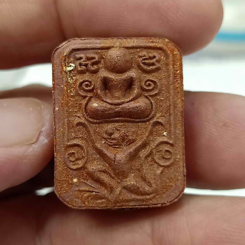 รุ่นแรก พระผงเจ้าสัว 5 แผ่นดิน ทีม 11 เสือสร้าง หลวงพ่อพัฒน์ วัดห้วยด้วน จ.นครสวรรค์ เนื้อผงว่าน