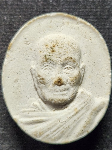 วัดอัมพวัน สิงห์บุรี พระผงหลวงพ่อจรัญ ทำความดีต้องให้เสมอต้นเสมอปลาย ปี54 