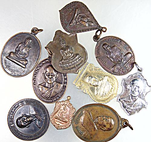 ๒๐ จัดชุดโปรฯ  ๑๐ เหรียญครับ