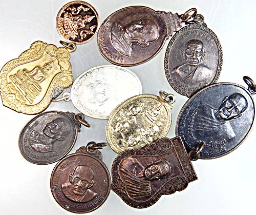 ๒๐ จัดชุดโปรฯ  ๑๐ เหรียญครับ