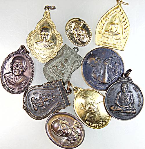 ๒๐ จัดชุดโปรฯ  ๑๐ เหรียญครับ