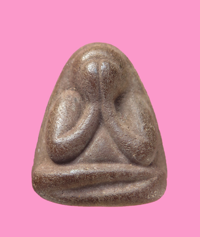 พระปิดตาหลังแบบ