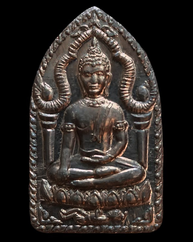 12.พระยอดขุนพลปั๊ม หลวงพ่อฑูรย์ วัดโพธินิมิตร เนื้อชินพิมพ์เล็ก พ.ศ. 2527 สูง 3 ซ.ม. สร้างจากเนื้อชิ