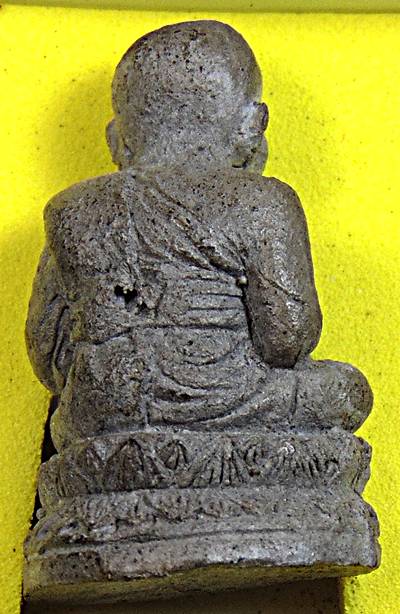 หลวงปู่ทวดลอยองศ์ วัดทรายทอง อ.รือเสาะ จ.นราธิวาส ปี 2541 อาจาร์ยนอง วัดทรายขาว ปลุกเสก