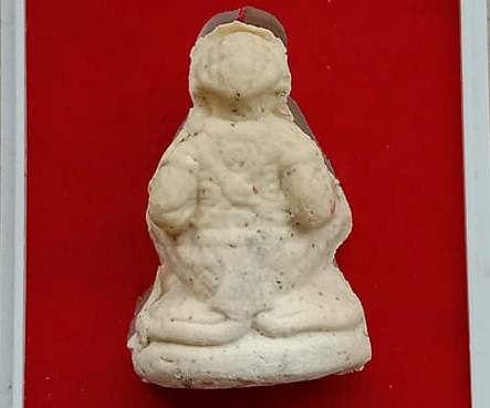 หนุมานชินะฤทธิ์รุ่นแรก หลวงปู่บัว วัดเกาะตะเคียน ปี2553เลข4657 เนื้อผงพรายบูรพา ฝังตะกรุดทองแดง+กล่อ