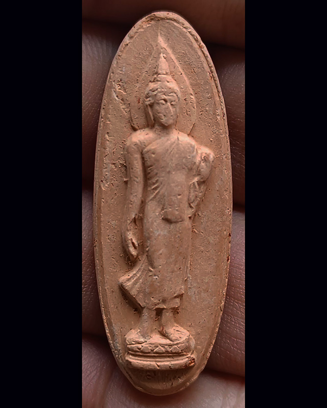 2.พระ 25 พุทธศตวรรษ เนื้อดินแร่ พร้อมกล่องกำมะหยี่สวยงาม