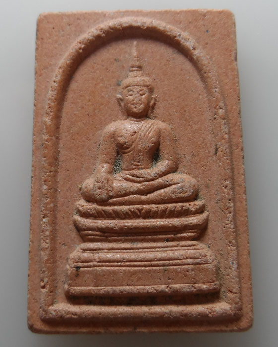 พระผงหลวงพ่อพระใส วัดโพธิ์ชัย จ.หนองคาย กระเบื้องหลังคาโบสถ์ รุ่นแรก ปี๒๕๔๑