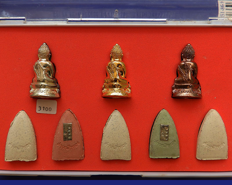 ชุดกรรมการ เลข 3100 พระชัย หลวงปู่ทวด รุ่นตำหนักทอง หลวงปู่ทอง สุสังวโร วัดป่ากอสุวรรณ ครบชุด 8 องค์