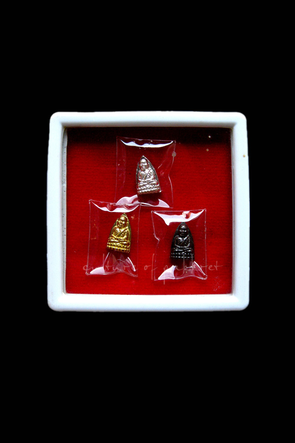 หลวงปู่ทวด พิมพ์เตารีดจิ๋ว กำนันชูชาติ (2212)