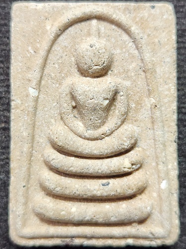 วัดกลางชูศรีเจริญสุข จังหวัดสิงห์บุรี พระสมเด็จ หลวงปู่บุดดา ถาวโร รุ่น รัตน1