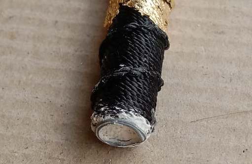 ตะกรุดโทนถักเชือก เมตตา มหานิยม แคล้วคลาด ปลอดภัย  หลวงปู่แผ้ว ปวโร  ปี2550 อุดผงพุทธคุณ ยาว3 นิ้ว