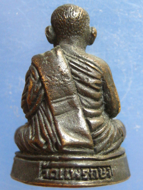 รูปหล่อ พระสมุห์จันทร์ วัดแพรกษา สมุทรปราการ