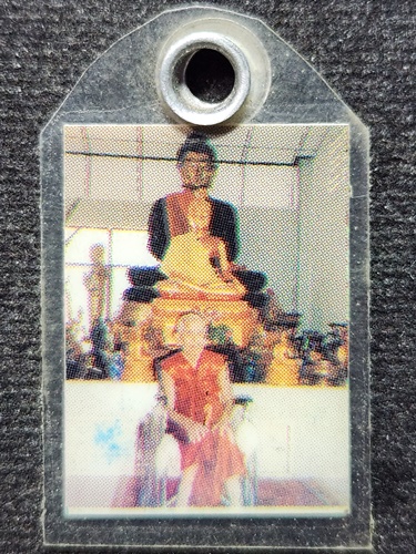  วัดกลางชูศรีเจริญสุข สิงห์บุรี ภาพถ่ายหลวงปู่บุดดา ถาวโร