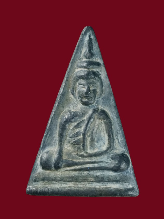 พระหลวงพ่อโตบางพลี สามเหลี่ยมใหญ่เนื้อตะกั่วพิมพ์ผนังโบสถ์ ปี2536 วัดบางพลีใหญ่ใน สมุทรปราการ