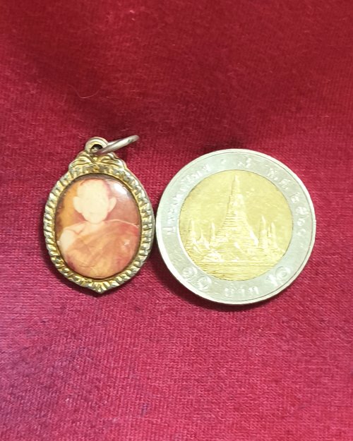 ล็อกเก็ตหลวงพ่อหอม วัดหนองเสือ จ.กาญจนบุรี