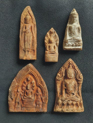 แพ็ค ๕ องค์ ชุดพระเนื้อดิน หลวงพ่อหว่าง วัดกำแพงแสน นครปฐมครับ สวย เดิมทุกองค์ครับ