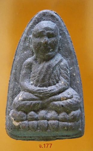 หลวงพ่อทวดเนื้อว่าน๑๐๘ มหามงคล หลวงพ่อคง มหาวีโร รุ่นชนะ หลังภาษาจีน พ.ศ.2540   