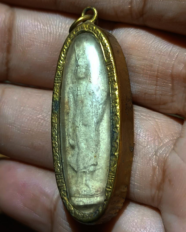 3.พระ 25 พุทธศตวรรษ เนื้อดิน กรอบเดิม ขาครบแข็งแรง ไม่เคยผ่านการแกะเลย