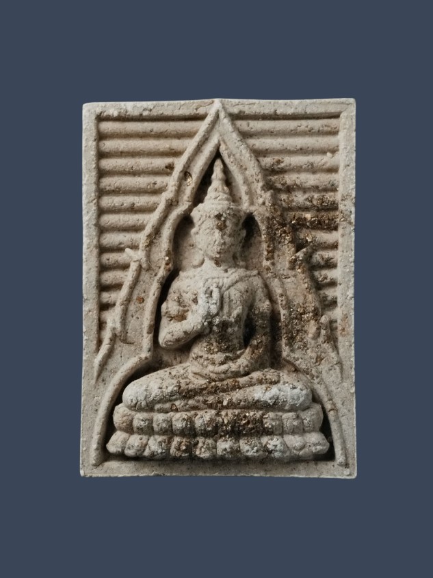 พระผงของขวัญมหามงคล โรยแร่เศรษฐีถาวร ด้านหลังฝังเพชรจักรพรรดิ ออกวาระพิเศษ เจ้าภาพผ้าป่า ๑๓ ปี แห่งก