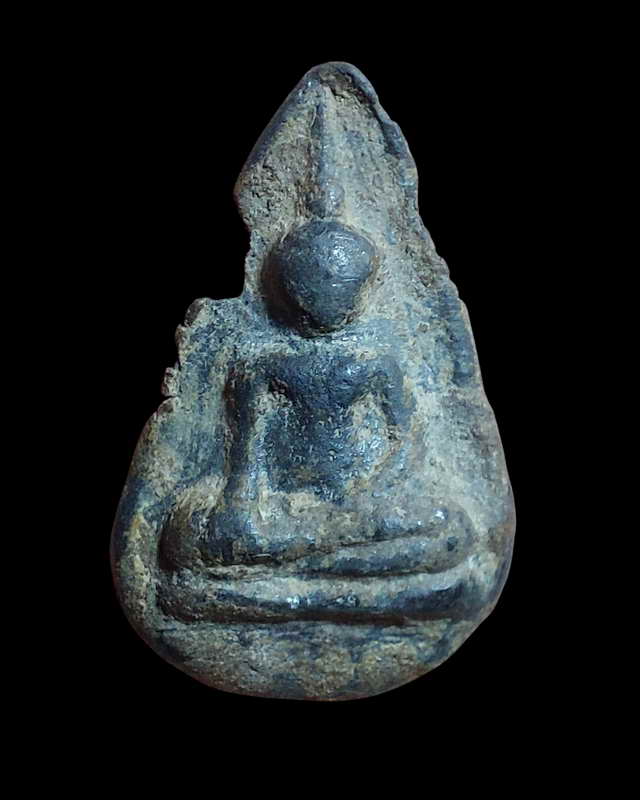 พระนางพญากลีบบัวเนื้อชิน กรุวัดบรมธาตุ กำแพงเพชร