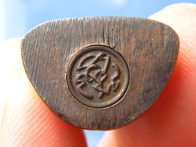 รูปหล่อ หลวงพ่อปลัดเสน วัดไสกระดาน เพชรบุรี