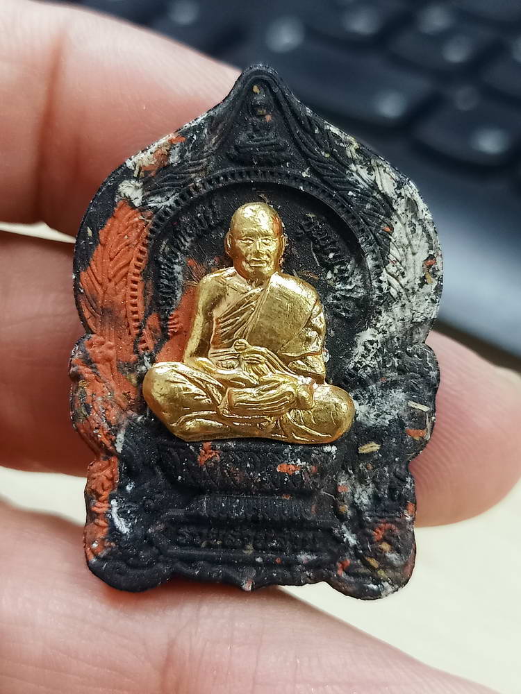 5-81 ผงนั่งพานรวยล้านล้าน หลวงพ่อพัฒน์ วัดห้วยด้วย นครสวรรค์ 2563 กล่องเดิม