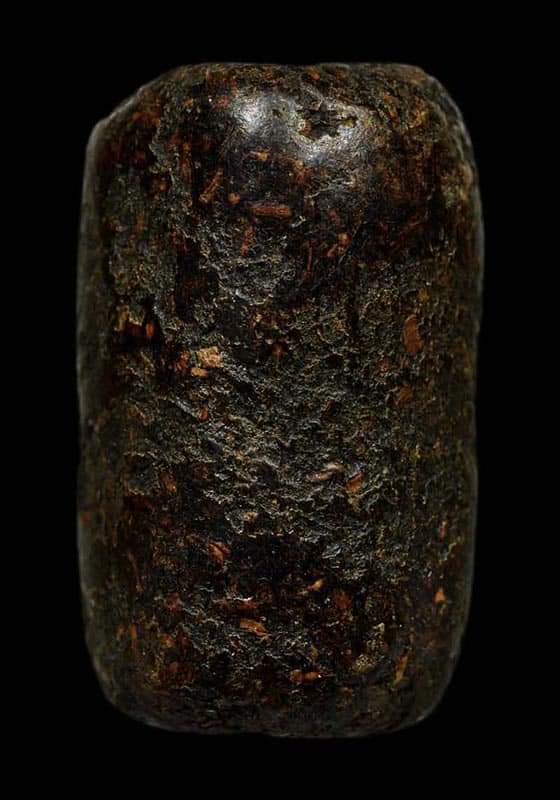 ""ลูกอมชานหมาก"" เป็นเครื่องรางอย่างหนึ่ง เป็นของดีที่ครูบาอาจารย์มอบให้แก่ลูกศิษย์ เพื่อเอาไว้บูชา