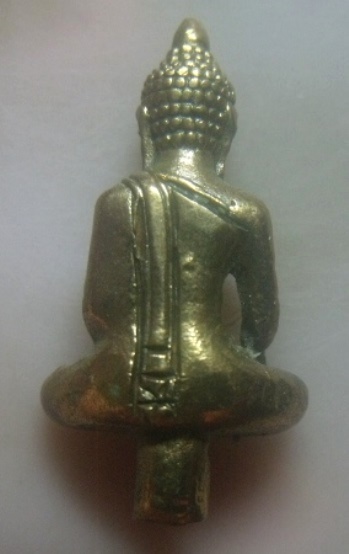 **เบา​ๆ​**พระยอดธง เนื้อโลหะผสม ศิลป์สวย หล่อเก่า ไม่ทราบที่**เนื้อจัดๆ เชิญชมครับ