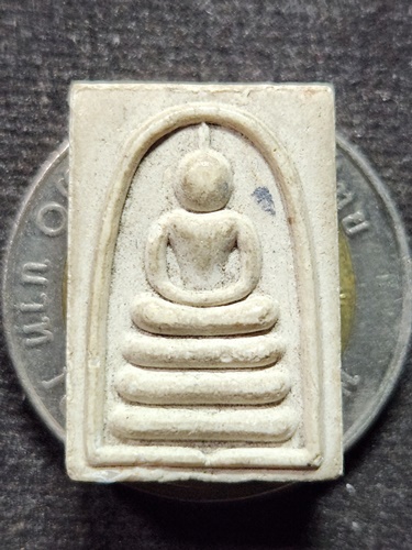 วัดพิกุลทอง จ.สิงห์บุรี พระสมเด็จหลวงพ่อแพ  พิมพ์คะแนน หลังรูปเหมือน 