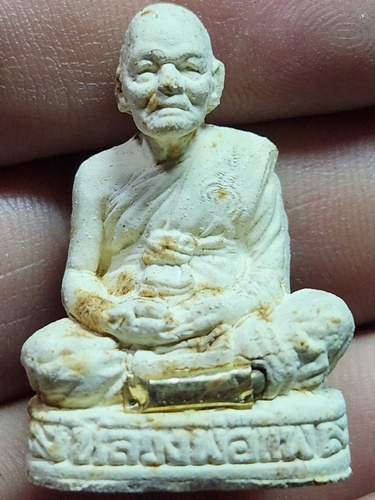 วัดพิกุลทอง สิงห์บุรี รูปเหมือนลอยองค์จัมโบ้ หลวงพ่อแพ ฝังตะกรุด รุ่นแซยิด 93 ปี 39 เนื้อผงพุทธคุณ