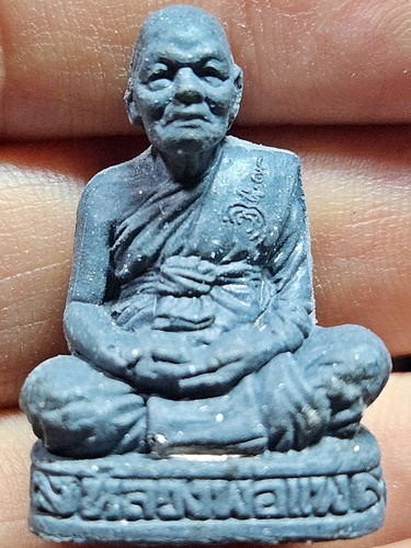 วัดพิกุลทอง สิงห์บุรี รูปเหมือนลอยองค์จัมโบ้ หลวงพ่อแพ ฝังตะกรุด รุ่นแซยิด 93 ปี 39 เนื้อผงใบลาน