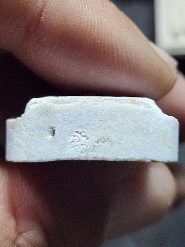 วัดพิกุลทอง สิงห์บุรี  พระผงรูปเหมือน หลวงพ่อแพ  รุ่น 2 ปี 2534 ฝังตะกรุด