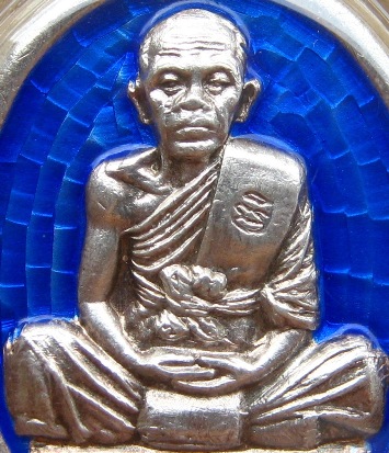 เหรียญหลวงพ่อคูณ รุ่นสร้างบารมี ปี 2536 เนื้อเงินลงยา เลี่ยมกันน้ำพร้อมใช้ 