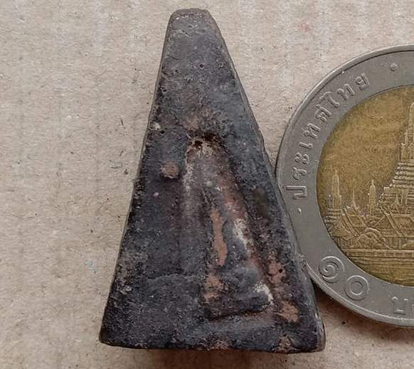 พระนางพญาจงอางศึก  พร้อมตลับสแตนเลส ตามรูป