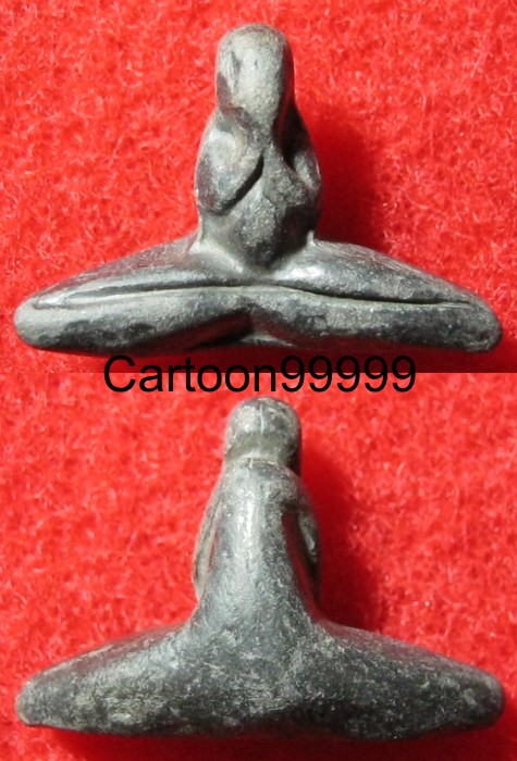 พระปิดตาเข่ากว้าง เนื้อผงคลุกรักครับ เนื้อแห้ง รักแห้งครับผม