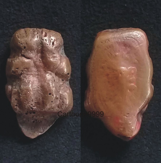 ปิดตาหล่อโบราณ เนื้อทองแดงเก่า หลังยันต์ ขนาดห้อยคอ เก่าๆ ครับผม