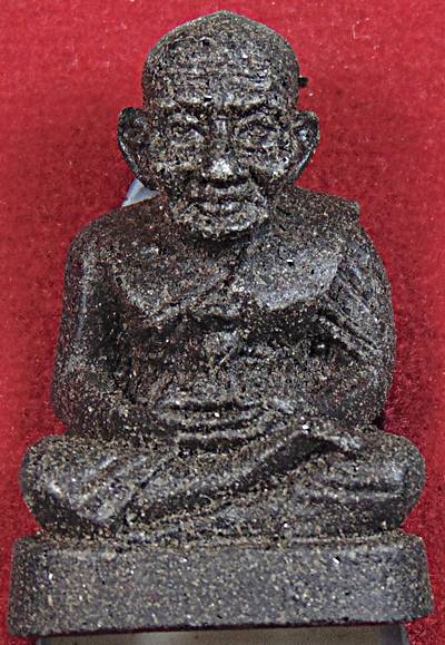 หลวงปู่ทวดเหล็กน้ำพี้ วัดใต้ อ่อนนุช สวนหลวง กทม