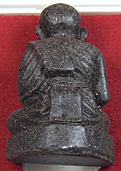 หลวงปู่ทวดเหล็กน้ำพี้ วัดใต้ อ่อนนุช สวนหลวง กทม