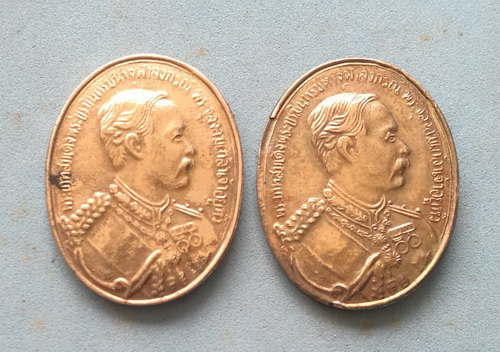 เหรียญ รุ่นคูณมหาเศรษฐี ๙บารมี ร.5 หลวงพ่อคูณ เนื้อกะไหล่เงิน พร้อมกล่องตลับเดิม รวม 2 เหรียญ 