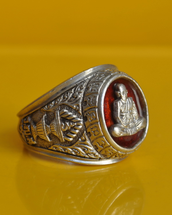 แหวนลงยารูปเหมือน หลวงปู่ชื้น วัดญาณเสน