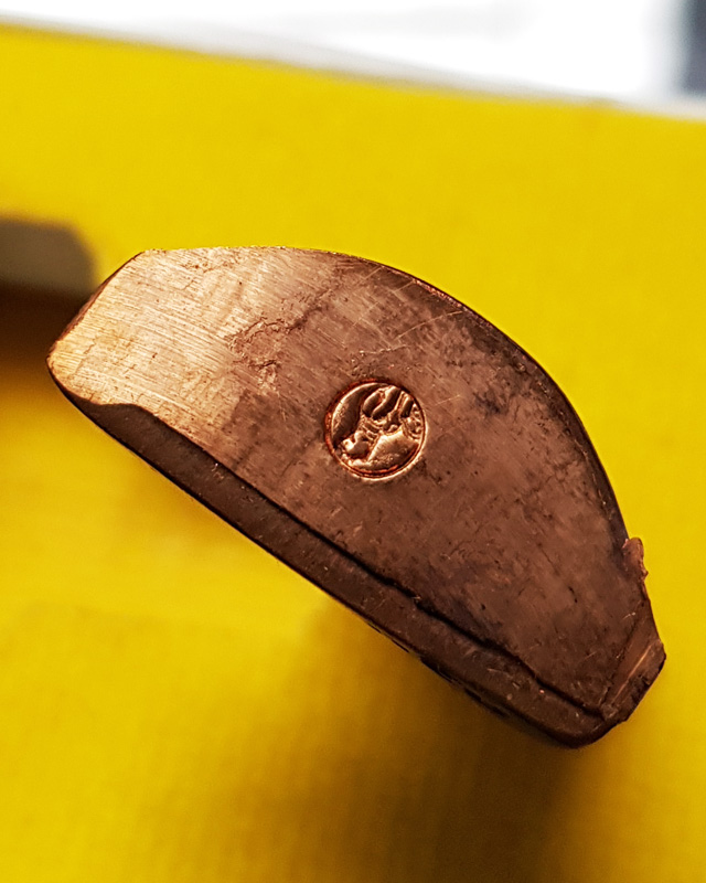 รูปปั๊มเหมือนครูบาเจ้าศรีวิชัย รุ่นเมตตาบารมี เนื้อทองแดง ที่ระลึกงานประกวดพระเครื่องเมืองเหนือ 2556