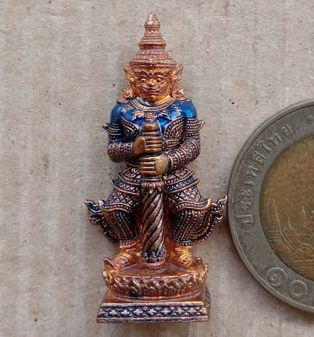 ท้าวเวสสุวรรณ รุ่นเทวานฤมิตร หลวงพ่อพัฒน์ วัดห้วยด้วน นครสวรรค์ ปี2563 ทองแดงลงยาฟ้า เลข237+กล่อง