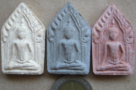  3องค์ 3เนื้อ พระขุนแผน หลวงพ่อแย้ม วัดตะเคียน จ นนทบุรี ปี2553 เป็นรุ่น สุดท้าย พร้อมกล่องเดิม 