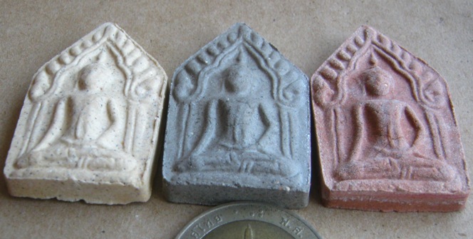  3องค์ 3เนื้อ พระขุนแผน หลวงพ่อแย้ม วัดตะเคียน จ นนทบุรี ปี2553 เป็นรุ่น สุดท้าย พร้อมกล่องเดิม 